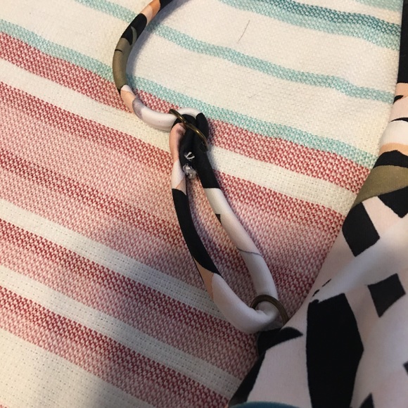 💥5 for $25💥🌺O’Neill Nora Active Bikini Top - Picture 7 of 8